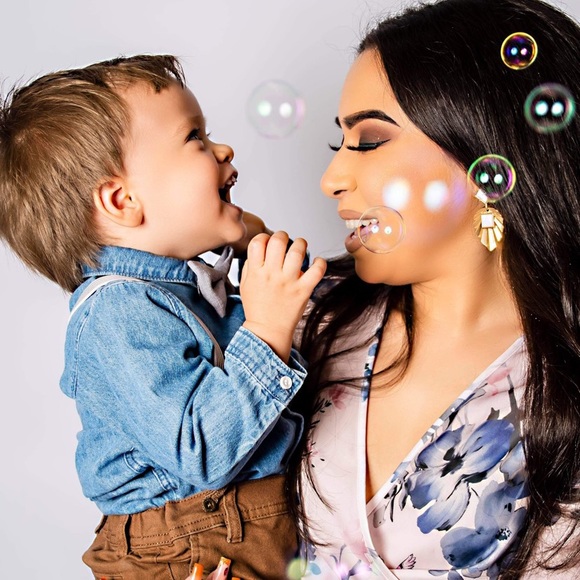 Hi 🙋‍♀️ I’m Nathalie. Welcome to my closet !!❤️ - Picture 2 of 3